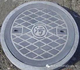 娱乐吃瓜酱踩井盖